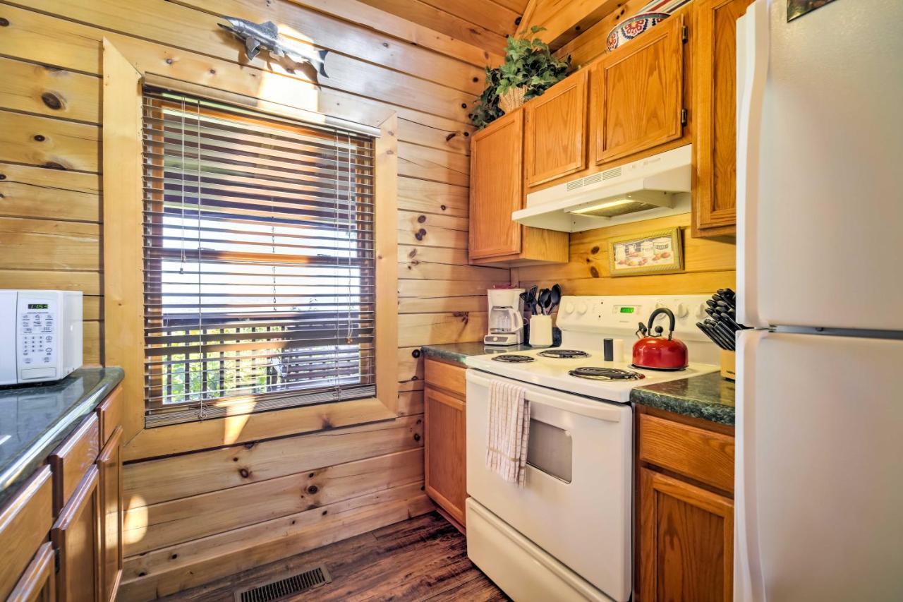 Sevierville Retreat Private Hot Tub And Lake Views! Exteriör bild